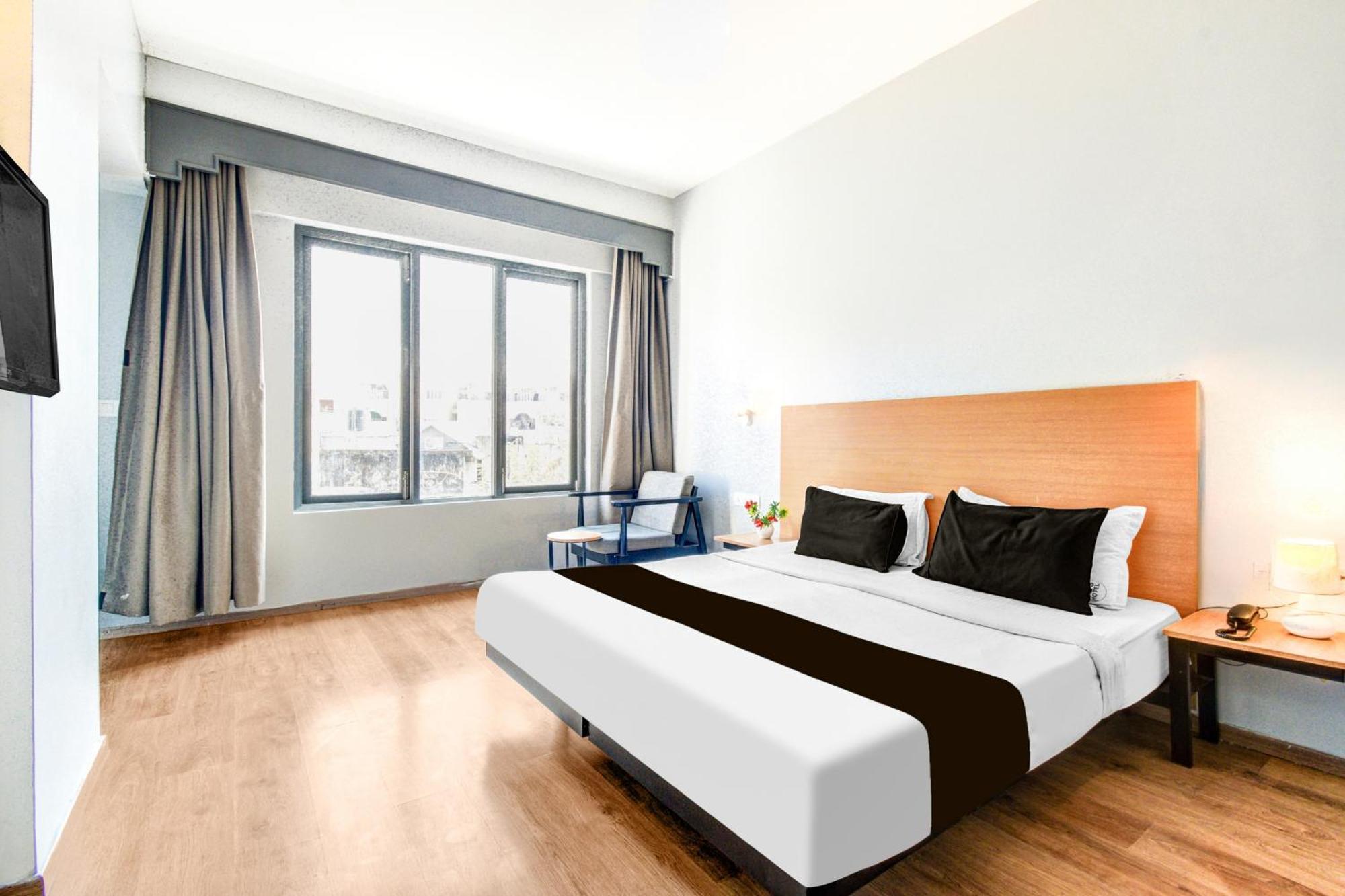 Super Townhouse Lakdikapul Hotel Hyderabad Exterior photo